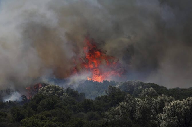 Wildfires kill two in western Turkiye, little-known group claims arson attacks