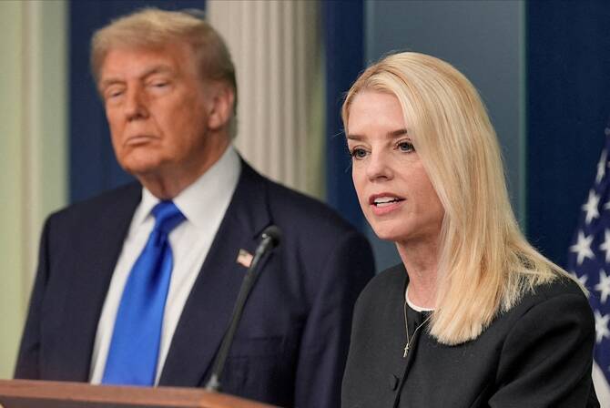 Bondi moves forward on US Justice Department investigation into origins of Trump-Russia probe