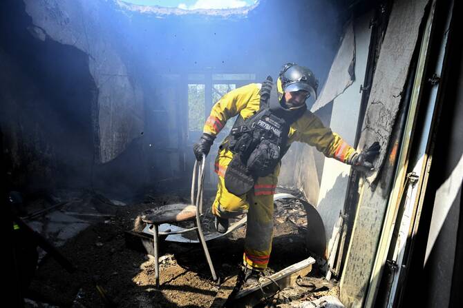 Moscow strikes kill five in Ukraine, refinery hit in Russia