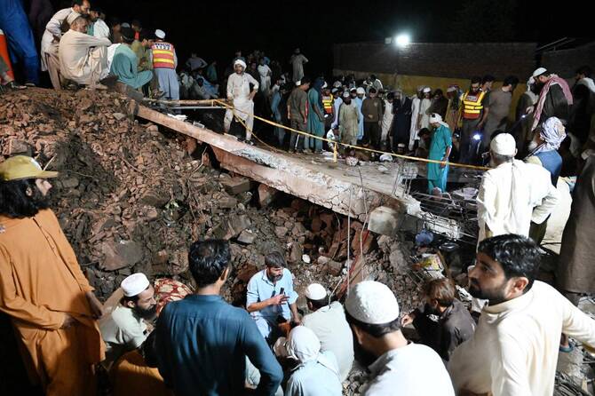 Survivors claw through rubble after deadly Pakistan cloudburst