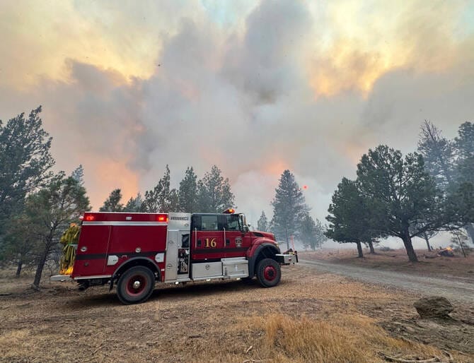 Firefighters stabilize Oregon wildfire
