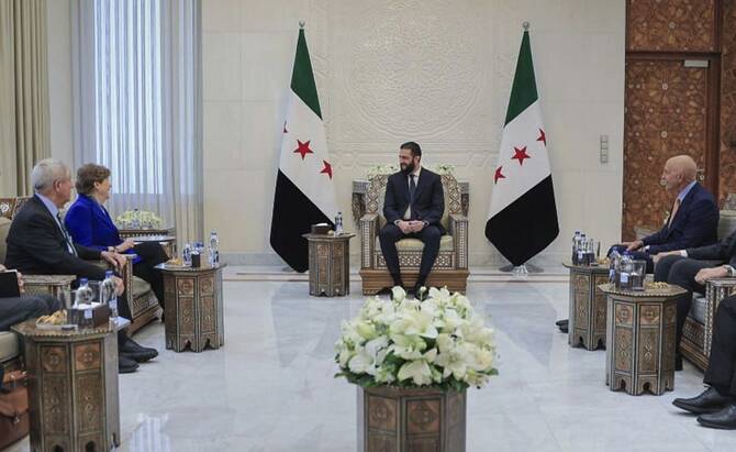 Senior members of US Congress meet Syrian leader in Damascus