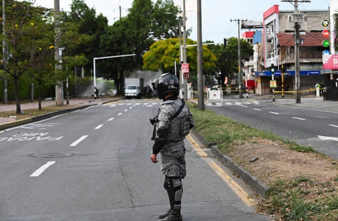 Car bomb and attack on a helicopter in Colombia kill at least 17, including police officers