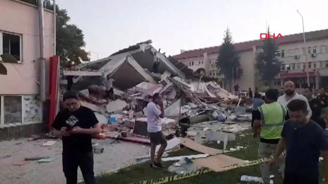 Magnitude 6.1 earthquake hits Turkiye’s Balikesir province, killing 1 and collapsing buildings