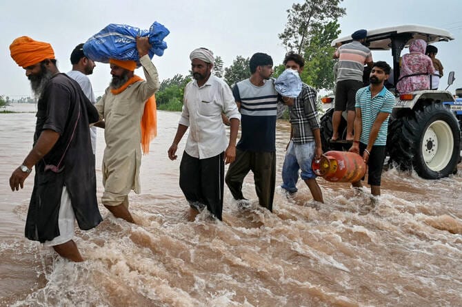 Heavy rain lashes northern India, Yamuna river breaches danger mark in Delhi