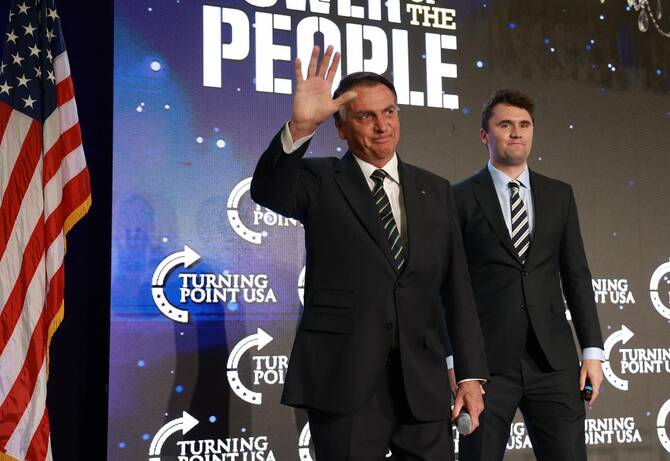 Brazilian Supreme Court panel sentences Bolsonaro to more than 27 years in prison for coup attempt