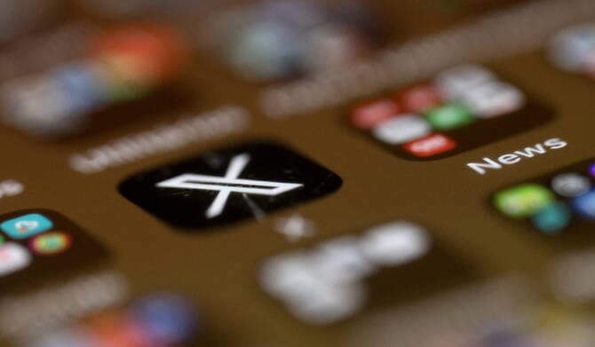 New York’s ban on addictive social media feeds for kids takes shape with proposed rules