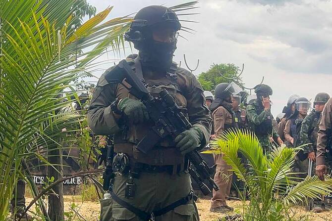 New Thai foreign minister calls for troop reductions with Cambodia