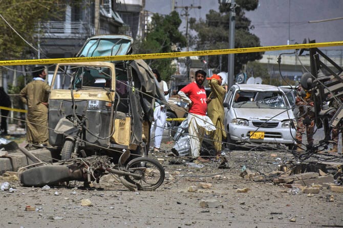 Car bomb outside Pakistani security force headquarters kills 8