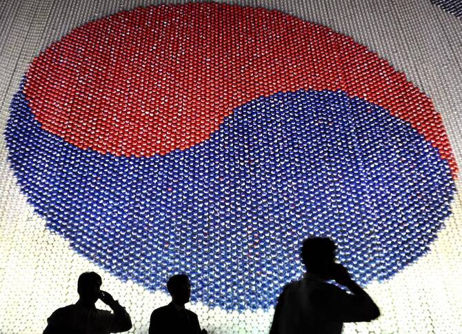 South Korea scrambles to restore digital services after server fire