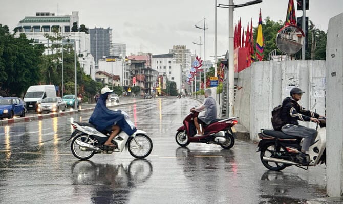Vietnam to evacuate 250,000 from coast ahead of Typhoon Bualoi