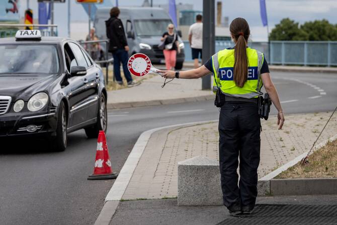Munich police say no danger to public after major road cordoned off