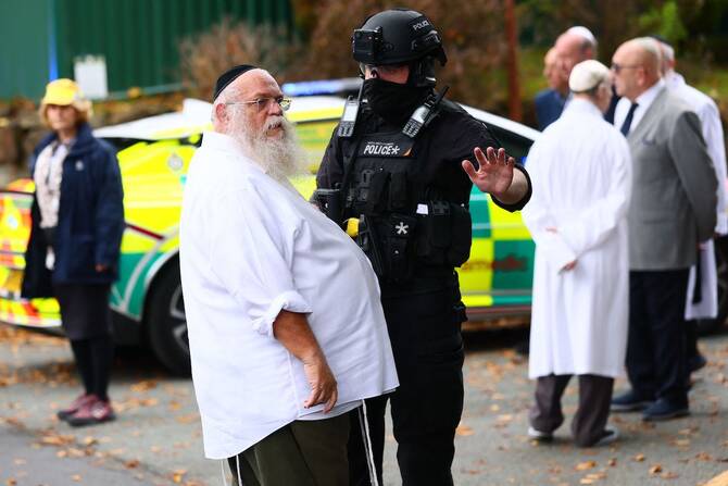 Two dead in ‘terrorist’ UK synagogue attack on Yom Kippur, two arrested