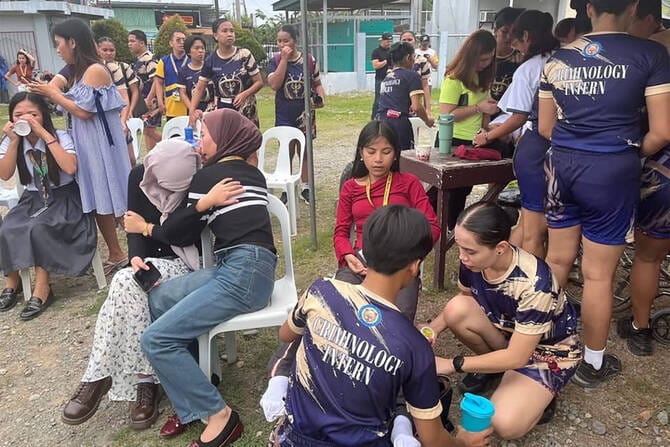 7.6-magnitude earthquake off southern Philippines causes damage and tsunami evacuations