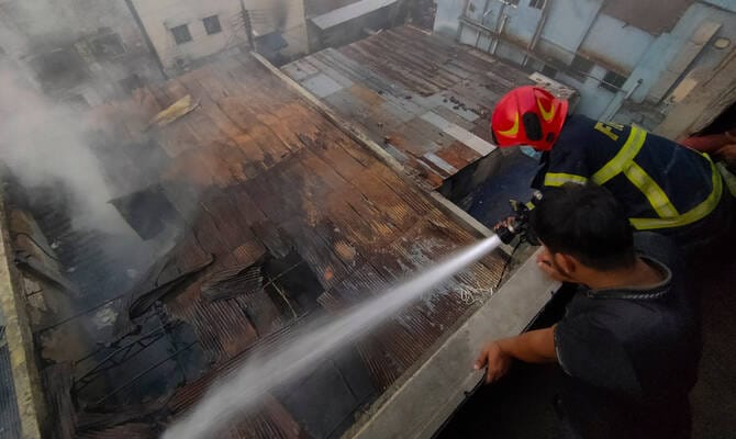 Bangladesh garment factory fire kills 16
