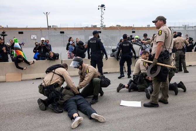 Trump asks Supreme Court to allow troop deployment to Chicago area, citing mob violence