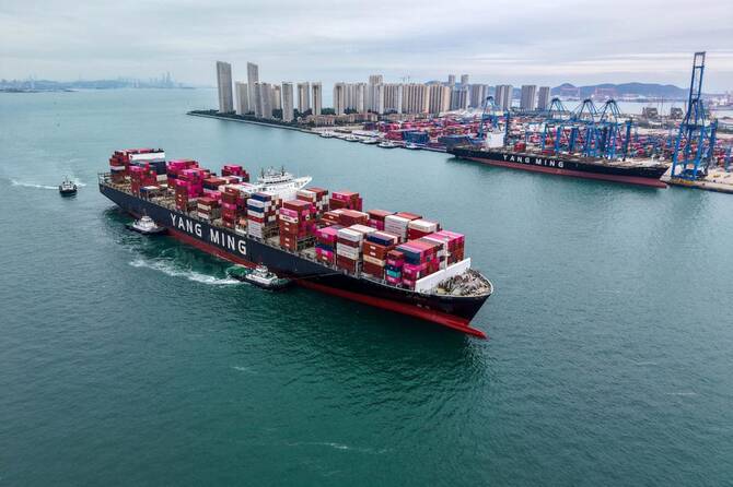 China and US agree to fresh trade talks