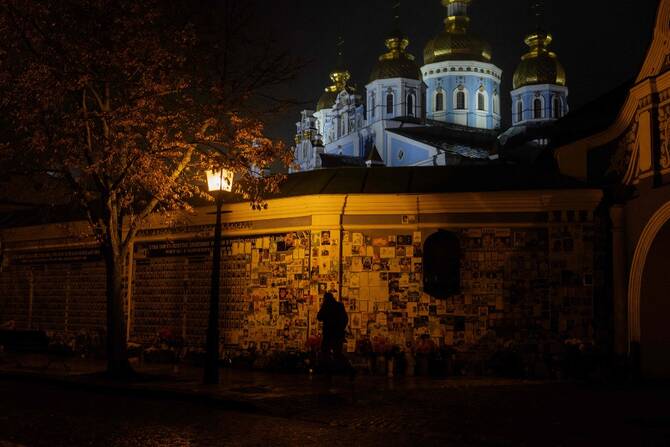 Dark and cold, Kyiv prepares for another winter under Russian attack