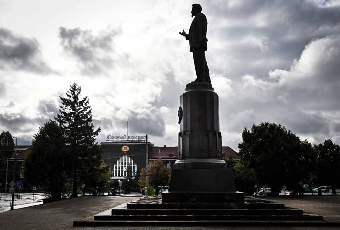 Russia’s Kaliningrad puts on brave face as isolation bites