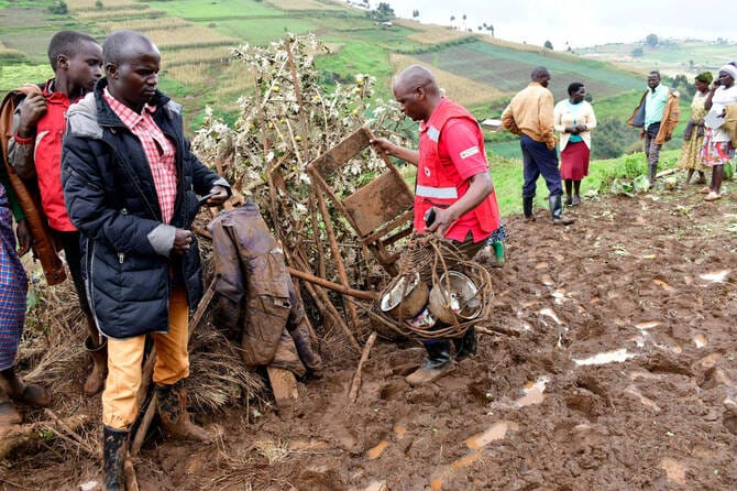 Landslide kills at least 13 in western Kenya