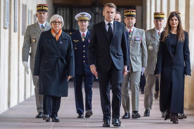 France, Germany, Spain to resume delayed fighter talks, sources say