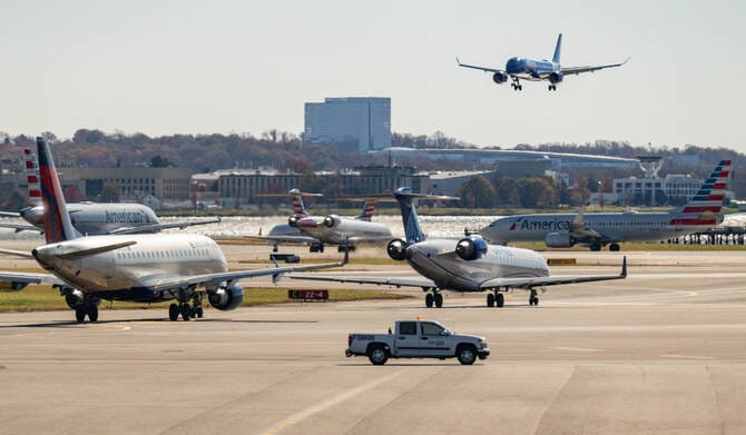 US airlines cancel 1,200 flights Tuesday as shutdown continues