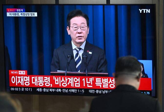 South Korean lawmakers pass bill targeting false information despite warnings on censorship
