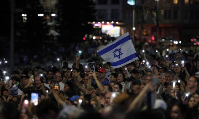 Israeli FM urges Jews to move to Israel a week after Sydney attack