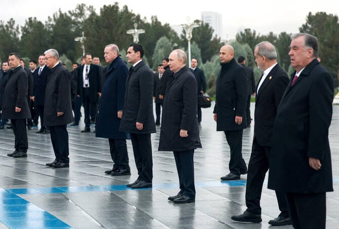 Russia, Turkiye, Iran presidents in Turkmenistan for rare summit