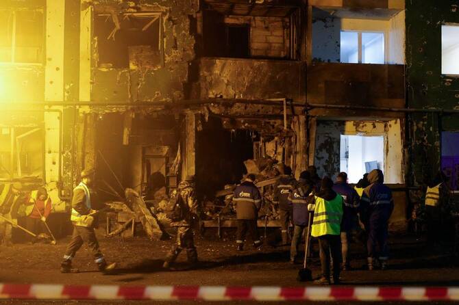 2 killed in Russia while Ukraine’s energy infrastructure is targeted as peace talks press on