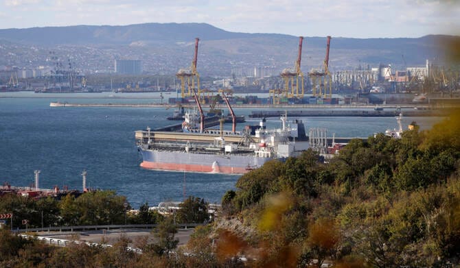 Blacklisted naphtha tanker from Russia enters Venezuelan waters while another diverts, ship data shows