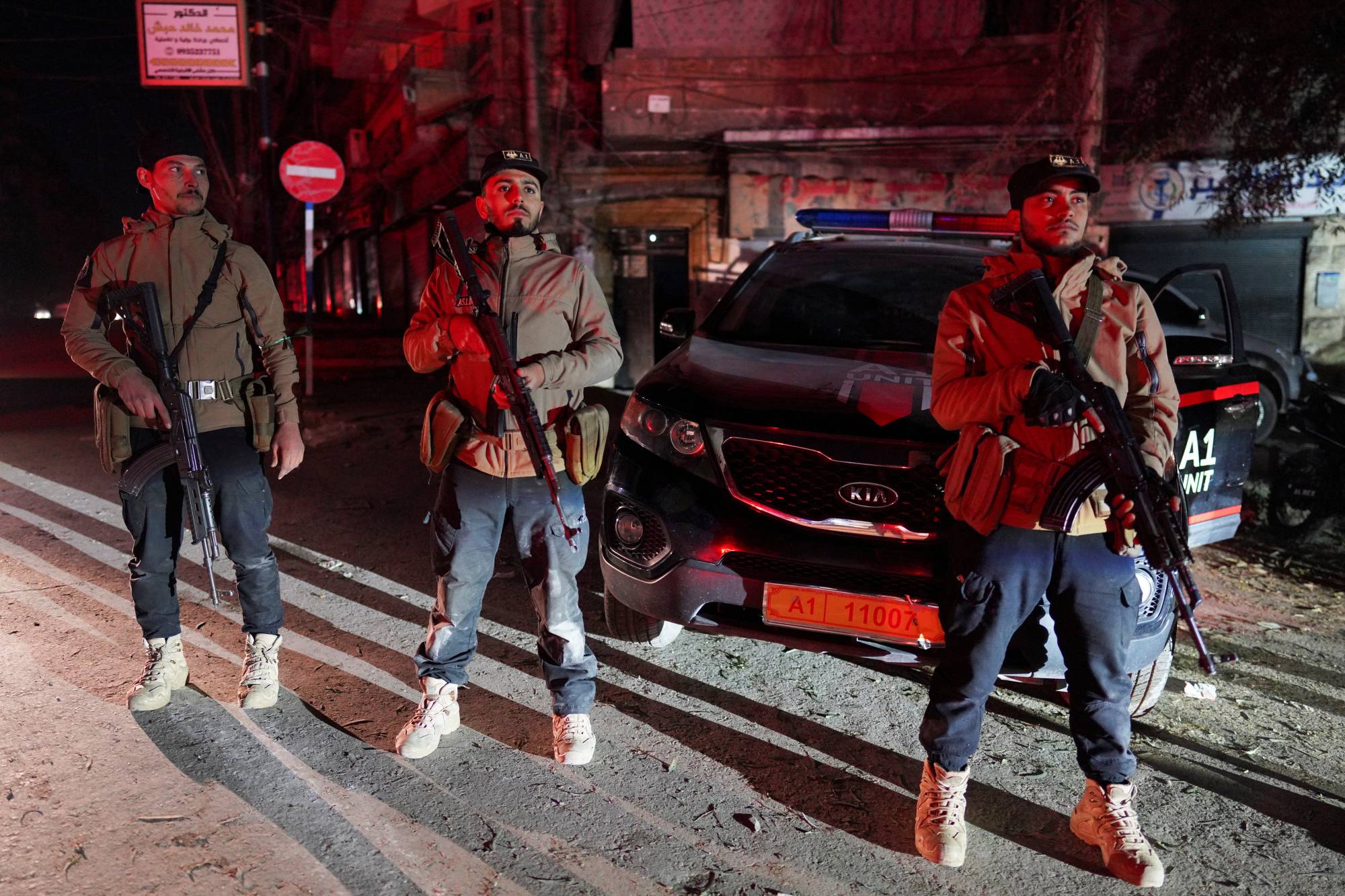 Syrian army pushes into Aleppo district after Kurdish groups reject withdrawal