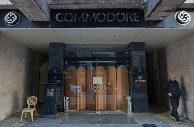 Beirut’s Commodore Hotel, a haven for journalists during Lebanon’s civil war, shuts down