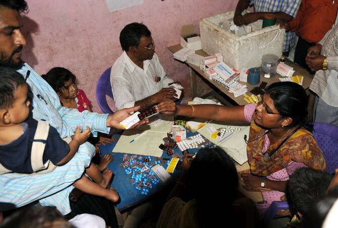 Contaminated water kills 9 and hospitalizes 200 in India’s Indore city