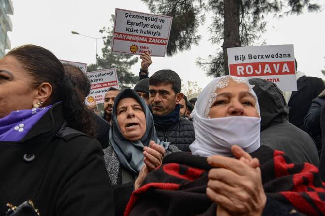 Kurds in Turkiye protest over Syria Aleppo offensive